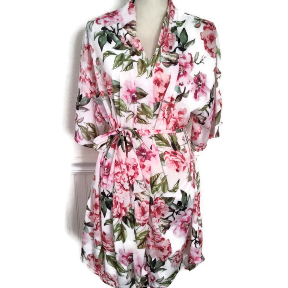 Show Me Your MuMu Beautiful Floral Robe OS